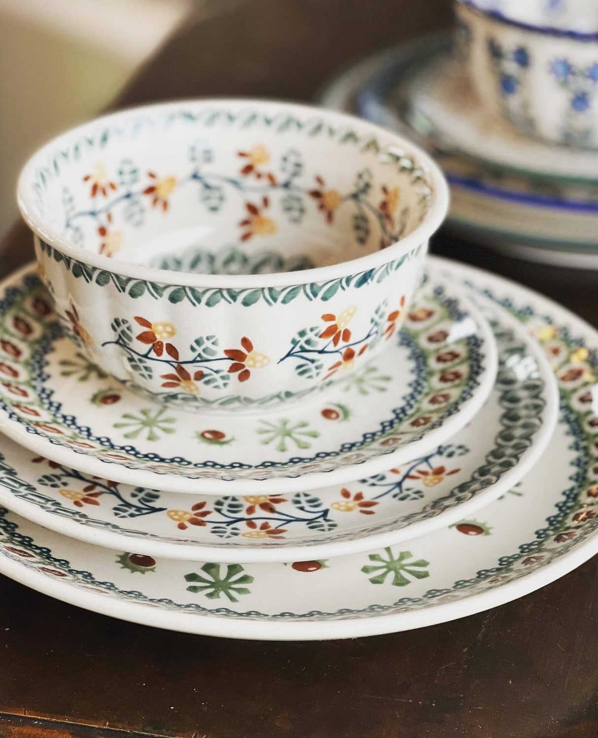 Bowl, Round, 5.5" in "Autumn Wreath" by Manufaktura | M083T-KK02