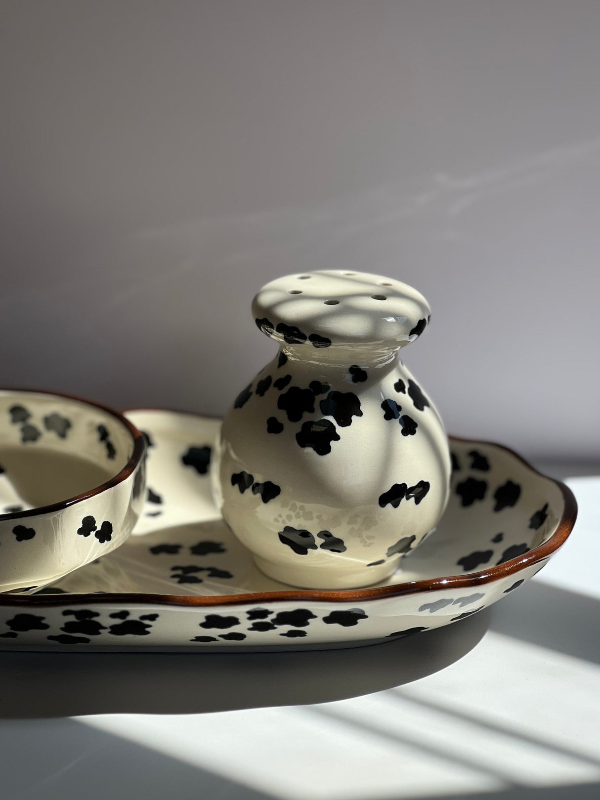 Shaker, 4" in "Butterfly Parade" by Ceramika Artystyczna | A934-U1493