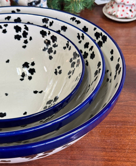 Bowl, Round, Kitchen, 9" in "Cowabunga - Blue Rim" by Ceramika Artystyczna | A056-2417X