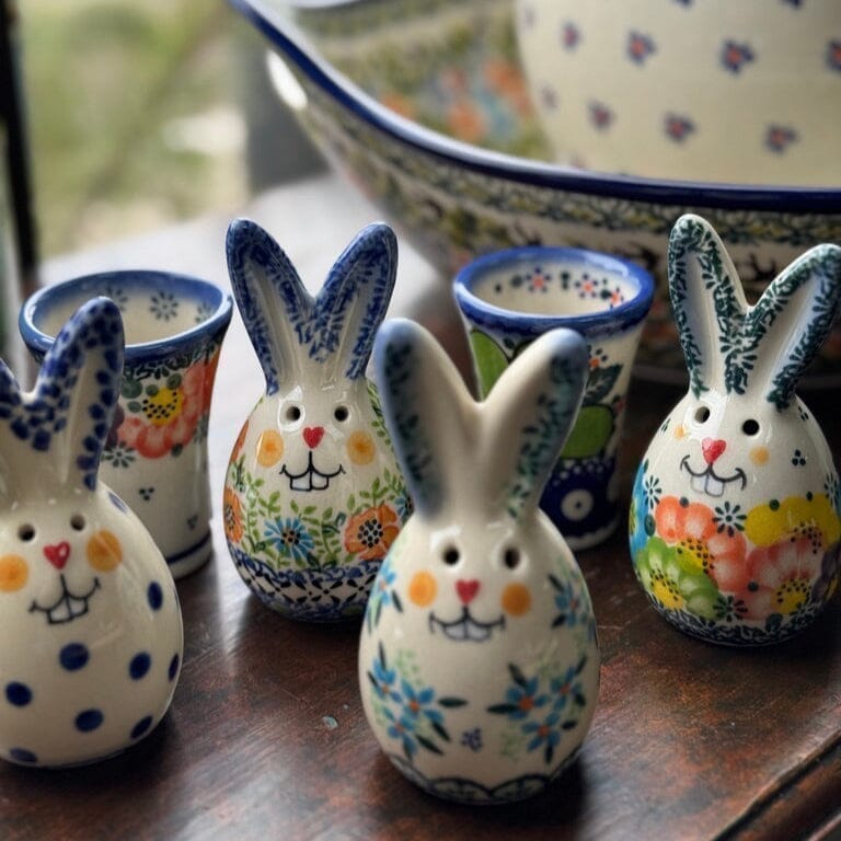 Shaker, Bunny, 3.5" in "Poppies and Perennials" by Galia | GSP11-UE2