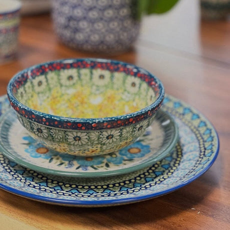 Bowl, Round, 6" in "Daisy Circle" by Manufaktura | M089T-MS01