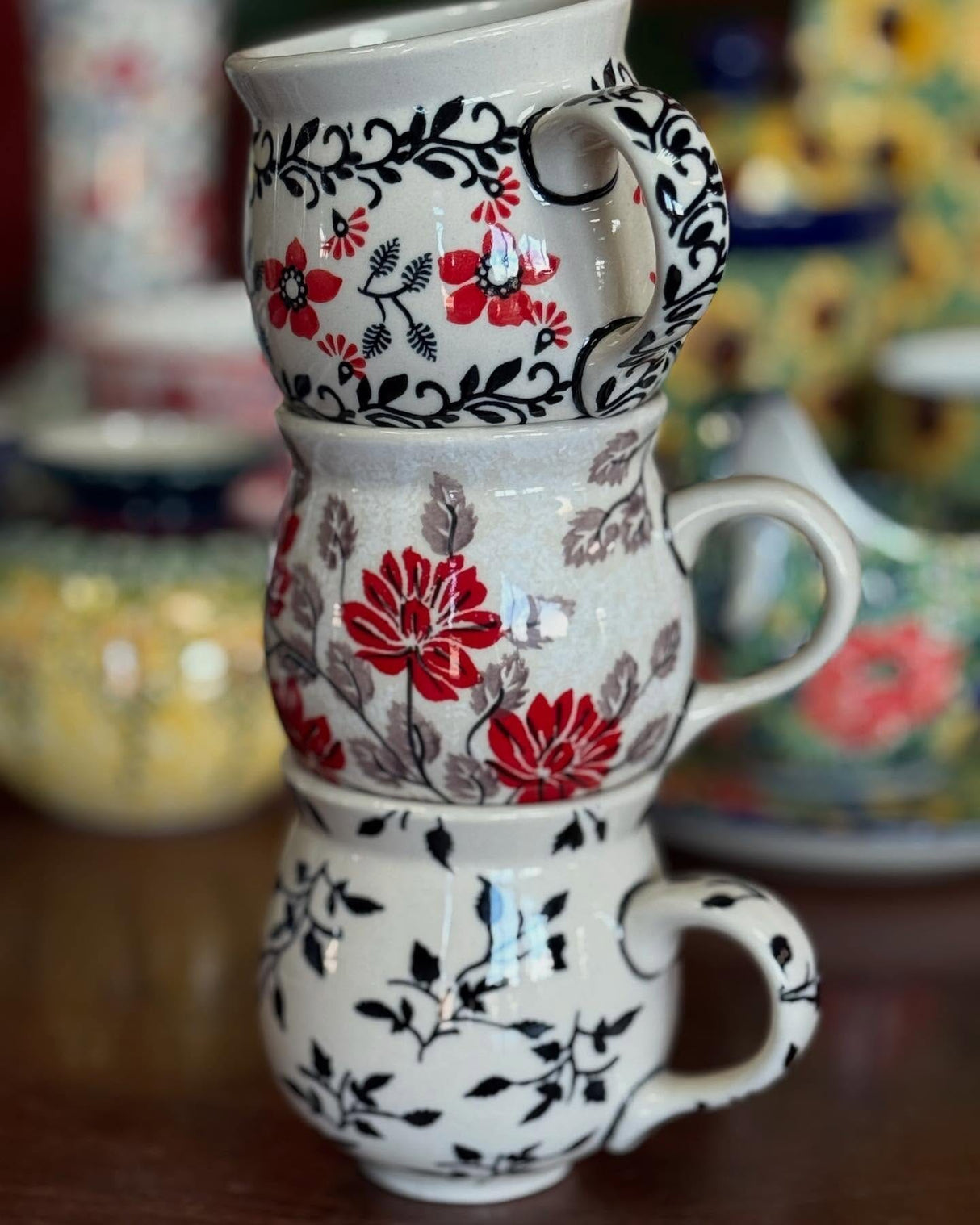 Mug, Belly Mug, 16 oz Large in "Scarlet Garden" by Manufaktura | K068T-KK01