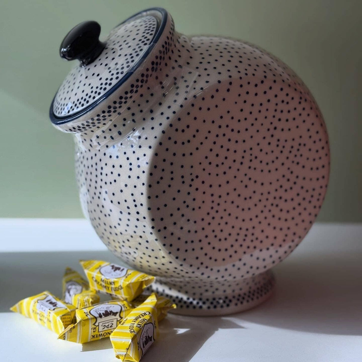 Candy/Cookie Jar, Round, 8.5" in "Bunny Love" by Manufaktura | P076T-P324