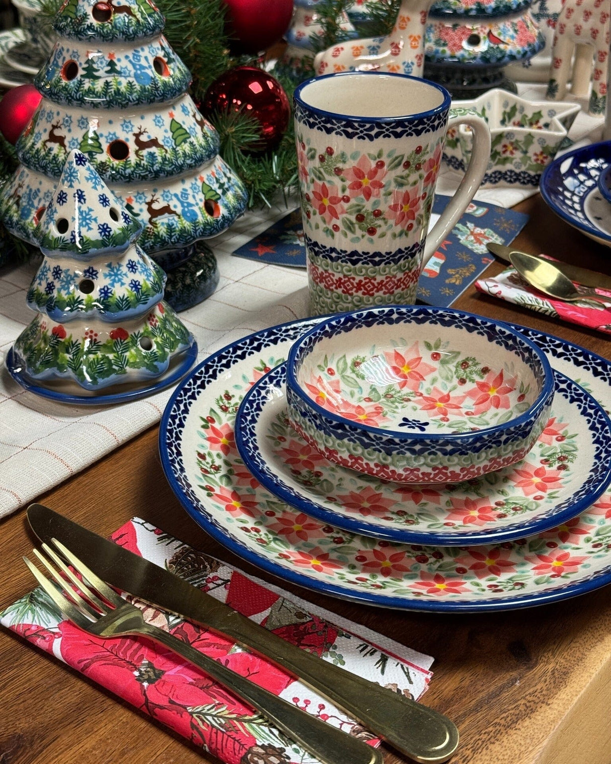 Mug, John's Mug, 12 oz in "Pink Poinsettia" by Manufaktura | K083S-PS14