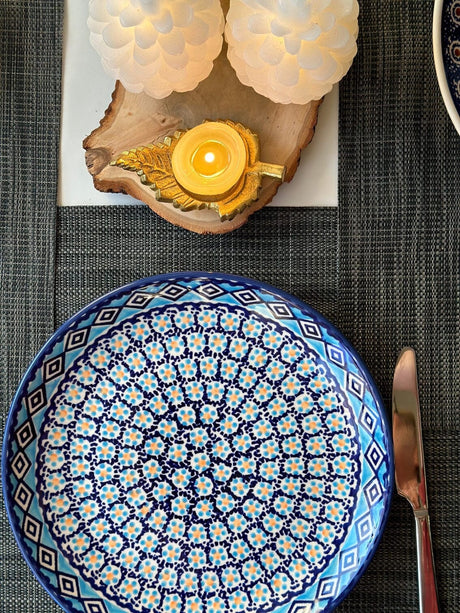 Plate, Round, Dinner, 10" in "Blue Diamond" by Manufaktura | T132U-DHR