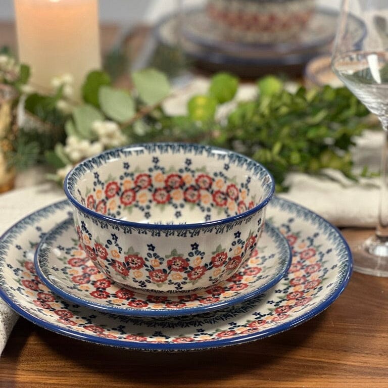Plate, Round, Dinner, 10" in "Field of Dreams" by Manufaktura | T132S-JZ24
