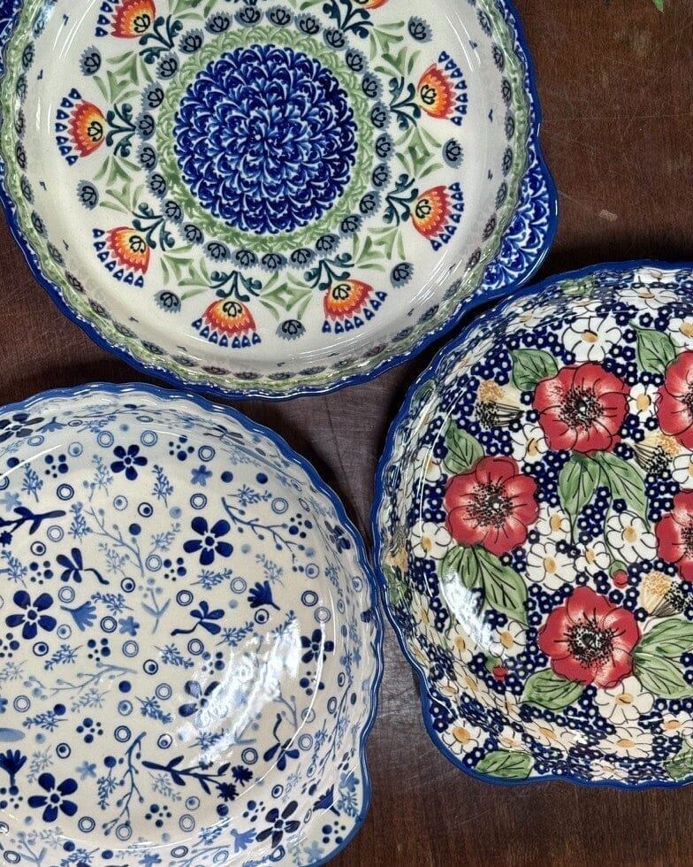 Baker, Round, Pie Plate, Handles, 9.75" in "Poppies & Posies" by Manufaktura | Z148S-IM02