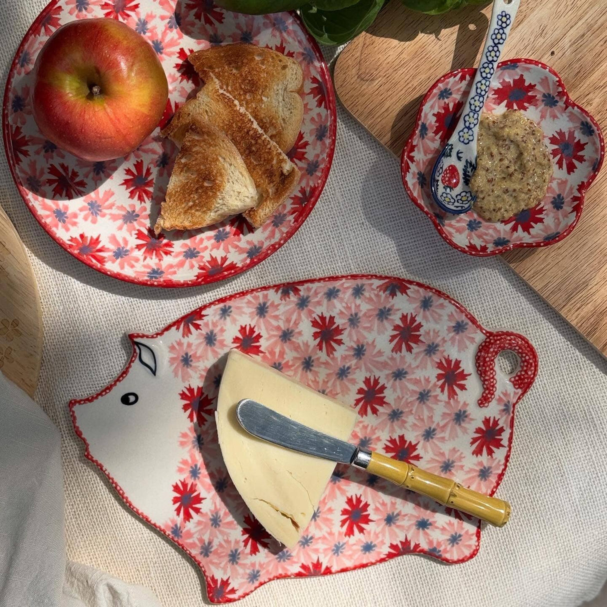 Cutting Board, Piggy, 10.5" x 6.5" in "Cherry Blossoms" by Manufaktura | D007S-DPGJ