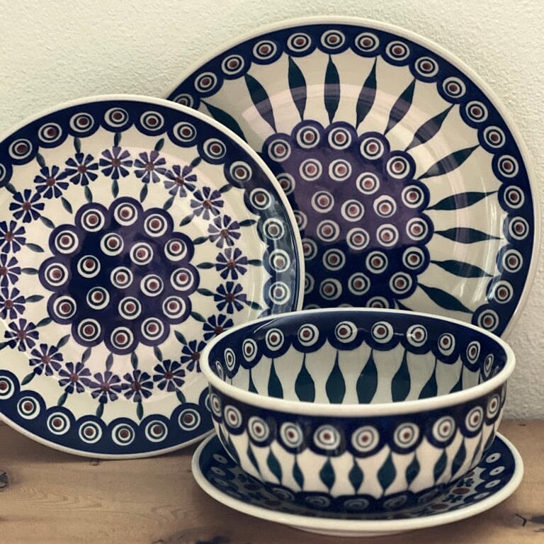 Plate, Round, Dinner, 10" in "Peacock" by Manufaktura | T132T-54