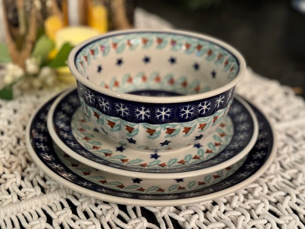 Plate, Round, Salad, 8.5" in "Starry Wreath" by Manufaktura | T134T-PZG