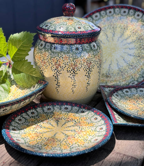 Plate, Round, Dinner, 10" in "Sunshine Grotto" by Manufaktura | T132S-WK52