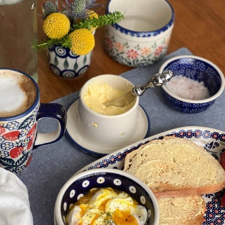 Butter Crock, 4.5" in "Blue Bells" by Manufaktura | M136S-KLDN