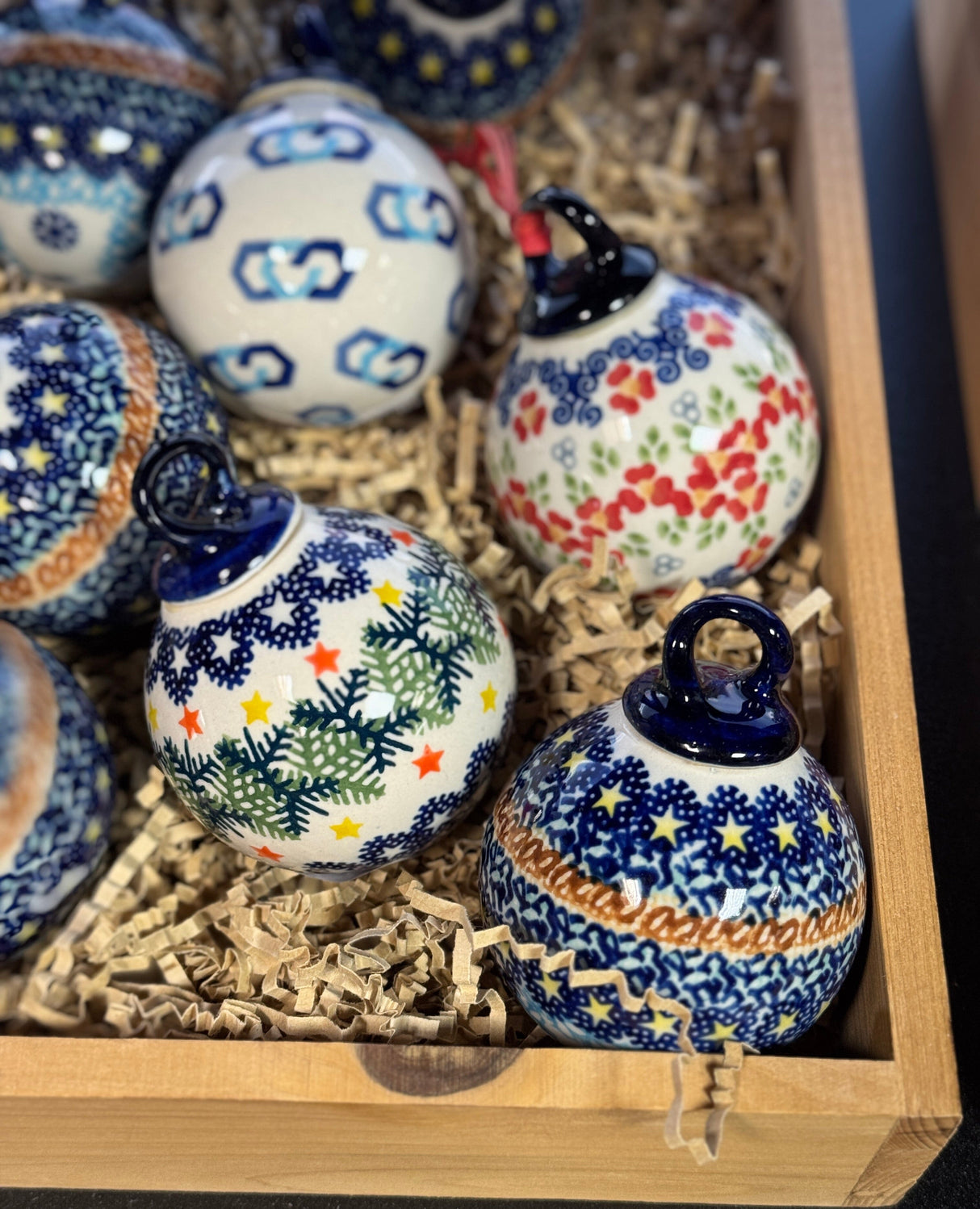 Ornament, Ball, 2.75" in "Christmas Night" by Manufaktura | K070S-INS3