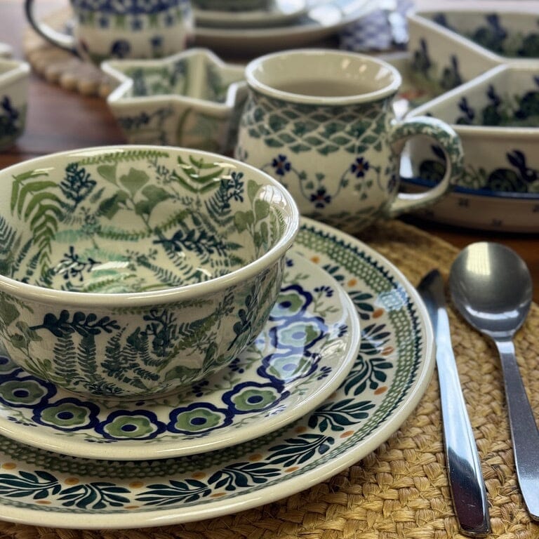 Plate, Round, Dinner, 10" in "Jungle Flora" by Manufaktura | T132T-DPZG