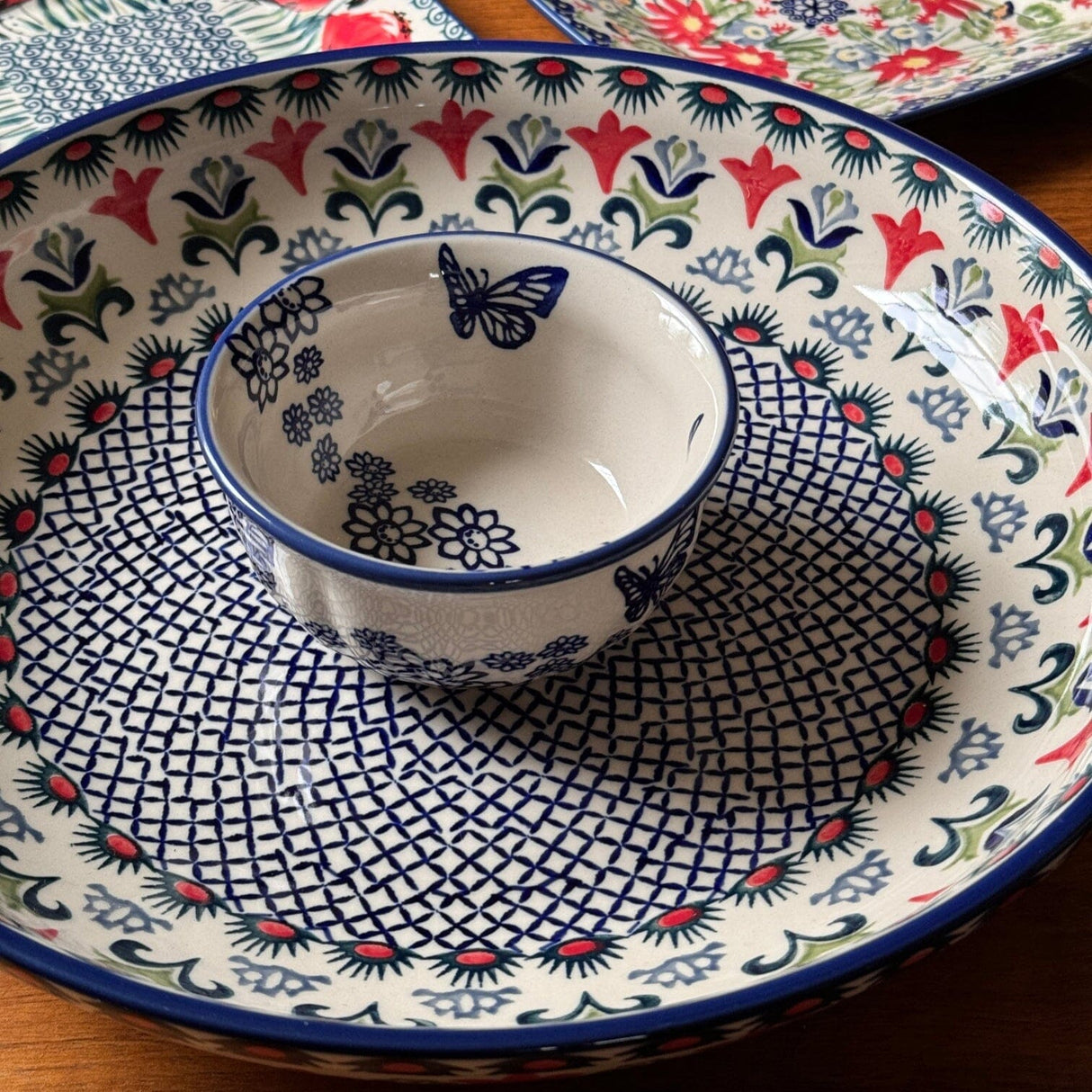 Bowl, Round, Shallow, Salad, 11.75" in "Scandinavian Scarlet" by Manufaktura | M173U-P295