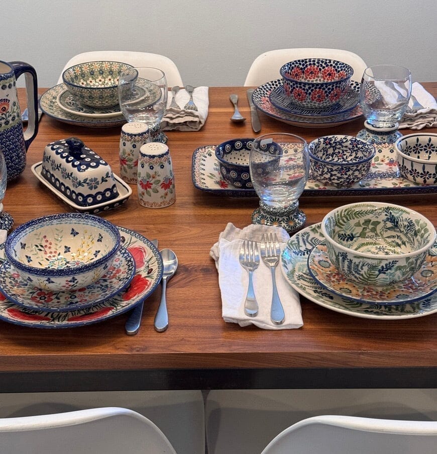 Butter Dish, American, 4" x 7.5" in "Pink Poinsettia" by Manufaktura | M074S-PS14