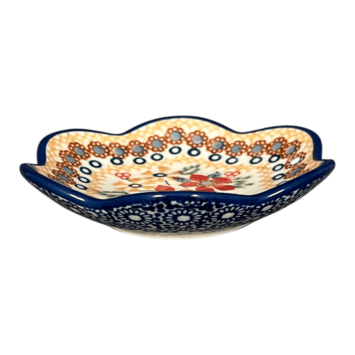 Bowl, Scalloped, Shallow, 4.25", (P205) in "Ruby Duet" by Manufaktura | P205S-DPLC