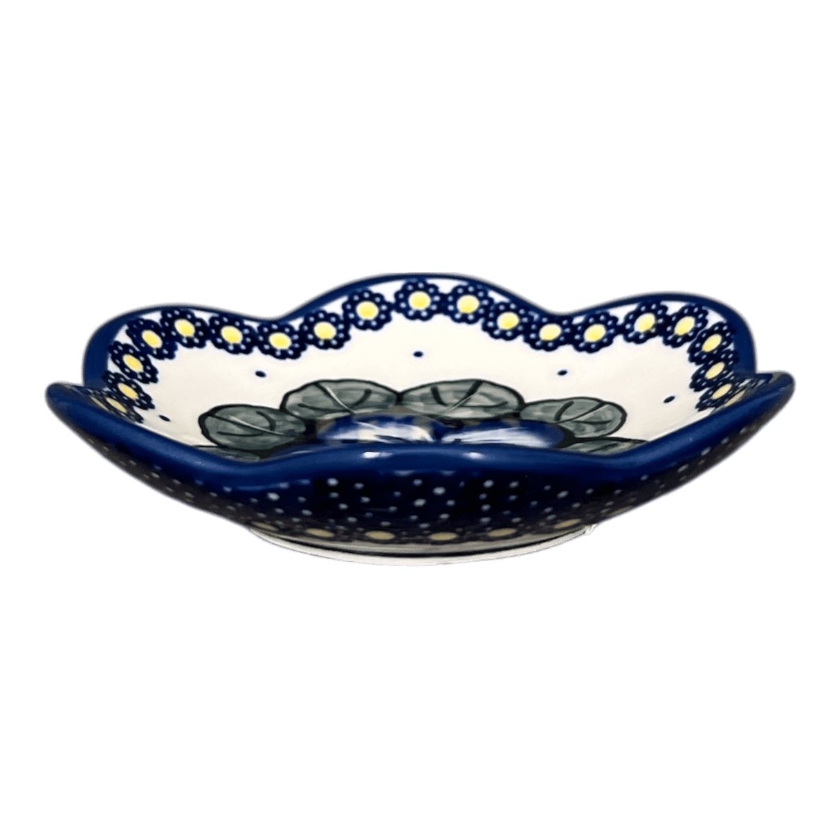 Bowl, Scalloped, Shallow, 4.25", (P205) in "Pansies" by Manufaktura | P205S-JZB