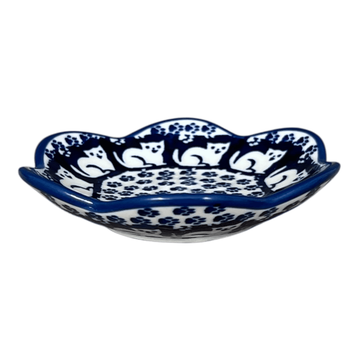 Bowl, Scalloped, Shallow, 4.25", (P205) in "Kitty Cat Path" by Manufaktura | P205T-KOT6