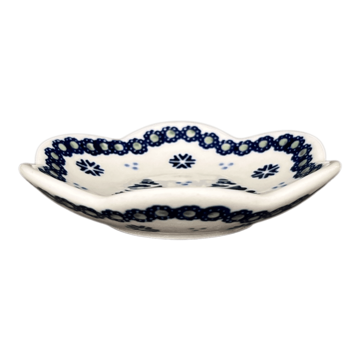 Bowl, Scalloped, Shallow, 4.25", (P205) in "Snowy Pines" by Manufaktura | P205T-U22