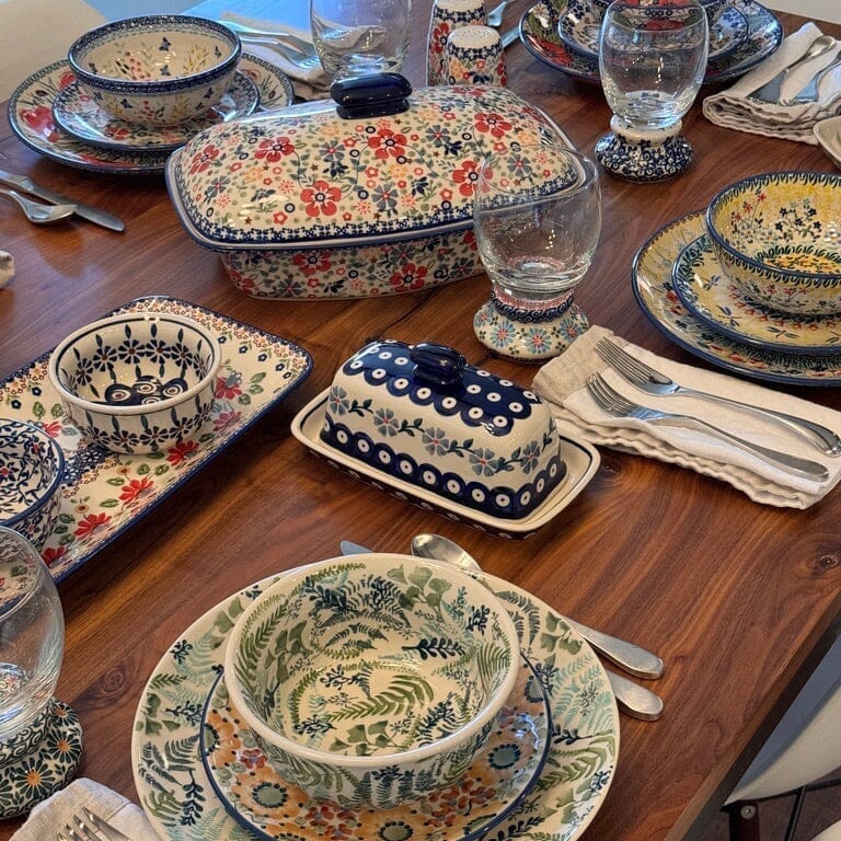 Butter Dish, American, 4" x 7.5" in "Perennial Garden" by Manufaktura | M074S-LM