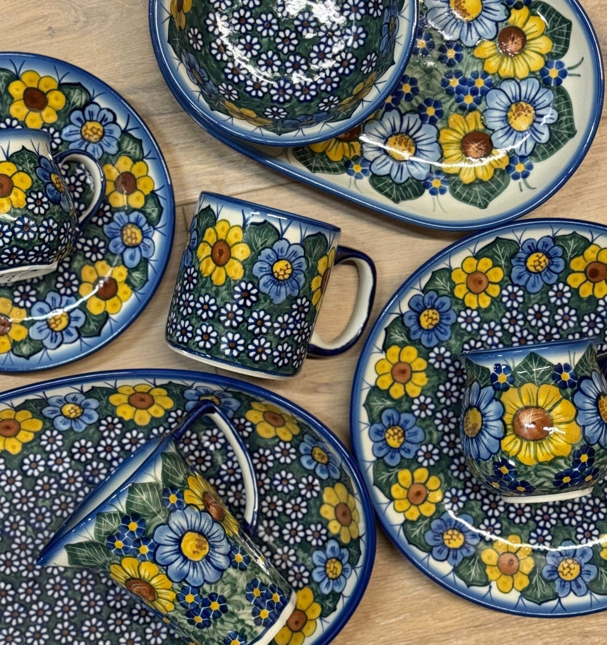 Plate, Roaster, Oval, 7" x 11", WR (WR13B) in "Bed of Blossoms" by W.R. Ceramika | WR13B-KG2