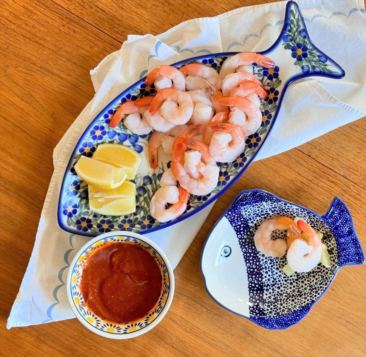 Plate, Fish-Shaped, 14.5" x 6.5", WR (WR13O) in "Pansy Wreath" by W.R. Ceramika | WR13O-EZ2