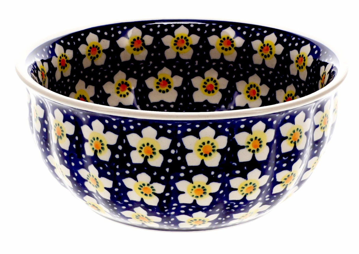 Bowl, Round, 6.5" in "Paperwhites" by Manufaktura | M084T-TJP