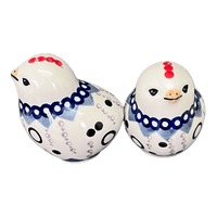 A picture of a Polish Pottery Salt and Pepper Birds (Bubble Blast) | S087U-IZ23 as shown at PolishPotteryOutlet.com/products/salt-pepper-birds-bubble-blast-s087u-iz23