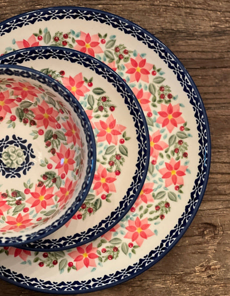 Plate, Round, Salad, 8.5" in "Pink Poinsettia" by Manufaktura | T134S-PS14