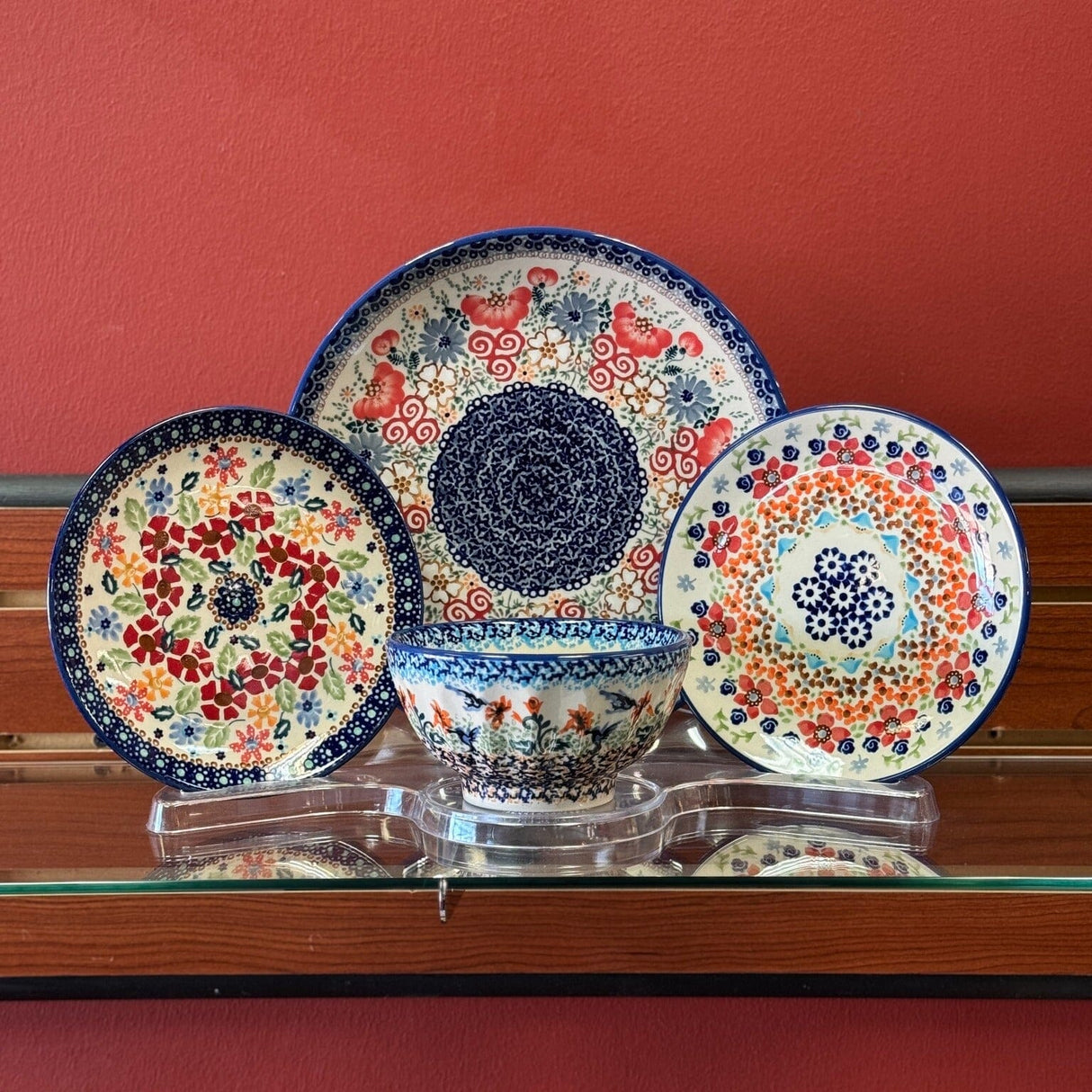 Bowl, Round, Fancy, 5.5" in "Hummingbird Harvest" by Manufaktura | C018S-JZ35