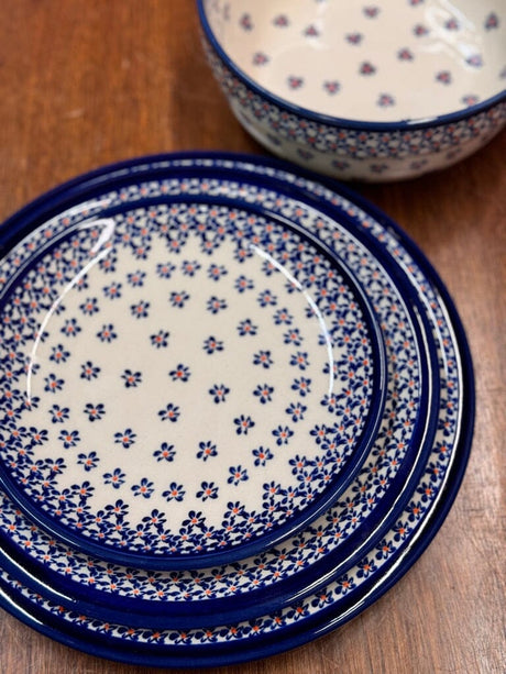 Plate, Round, 9.5" in "Falling Blue Daisies" by Zaklady | Y1001-A882A