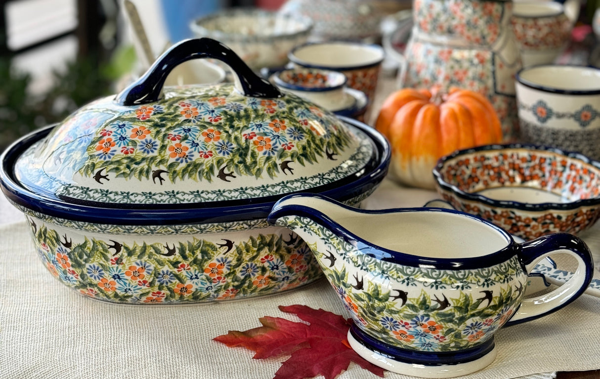 Gravy Boat, 16 oz in "Garden Party Blues" by Zaklady | Y1258-DU50