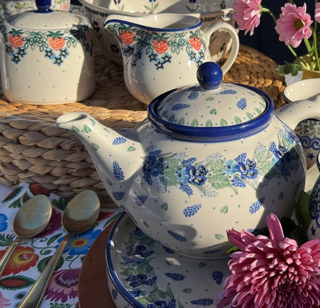 Tray, Round, 10" in "Hyacinth in the Wind" by Ceramika Artystyczna | AE93-2037X