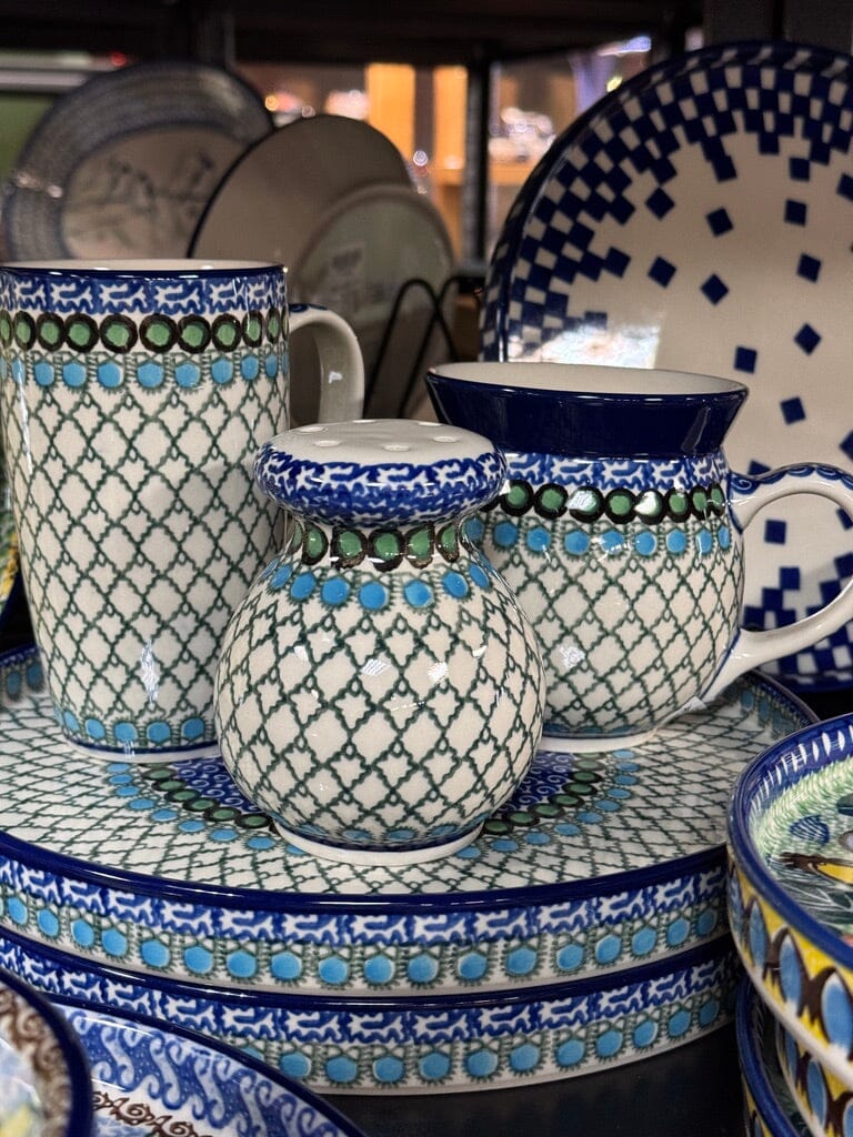 Shaker, 4" in "Regal Roosters" by Ceramika Artystyczna | A934-U2617
