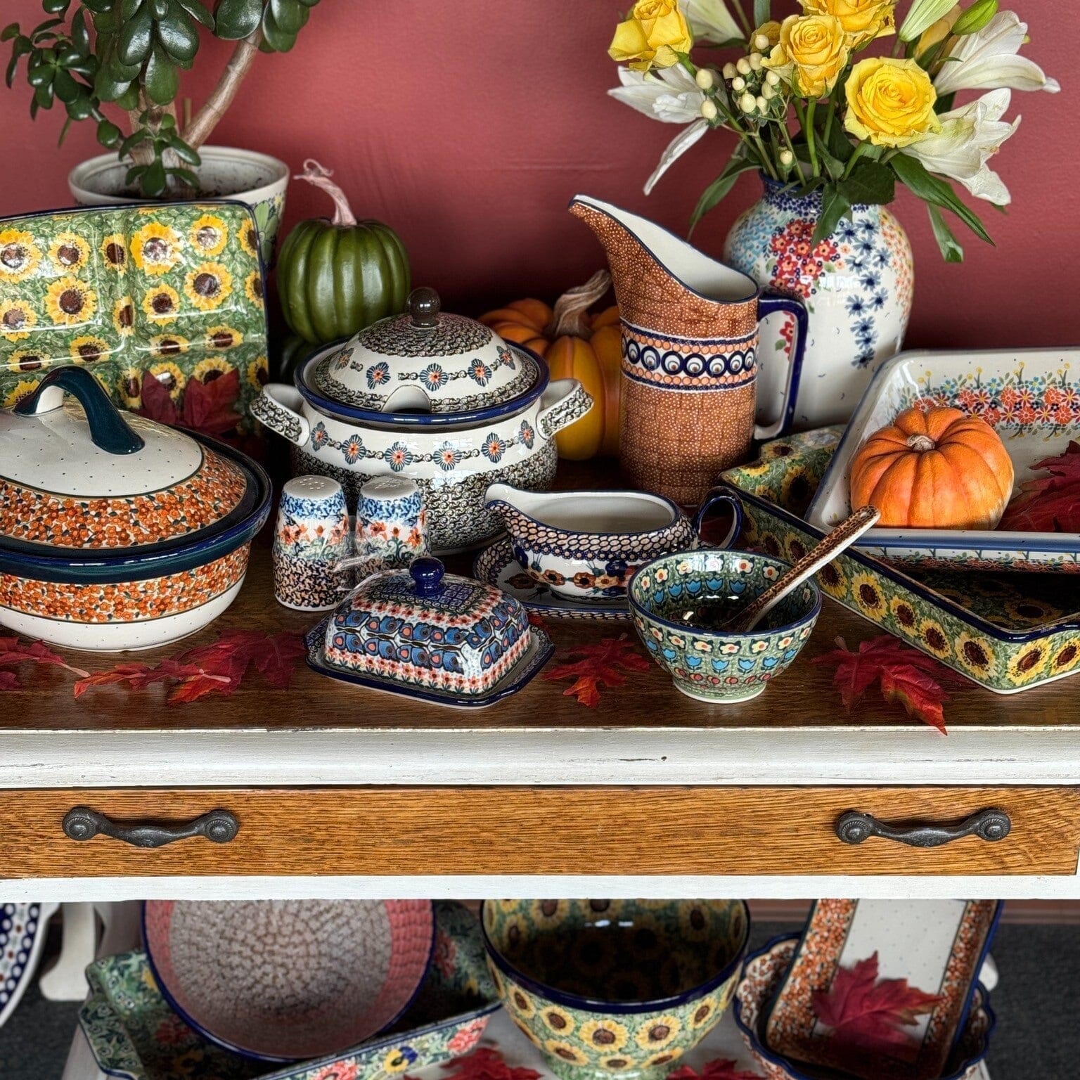 Manufaktura Gravy Boat with Saucer