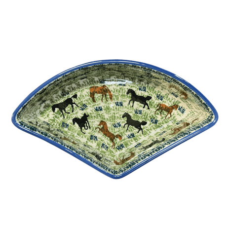 Bowl, Wedge-Shaped, 5" x 8.5" in "On the Range" by Manufaktura | M048U-INK2