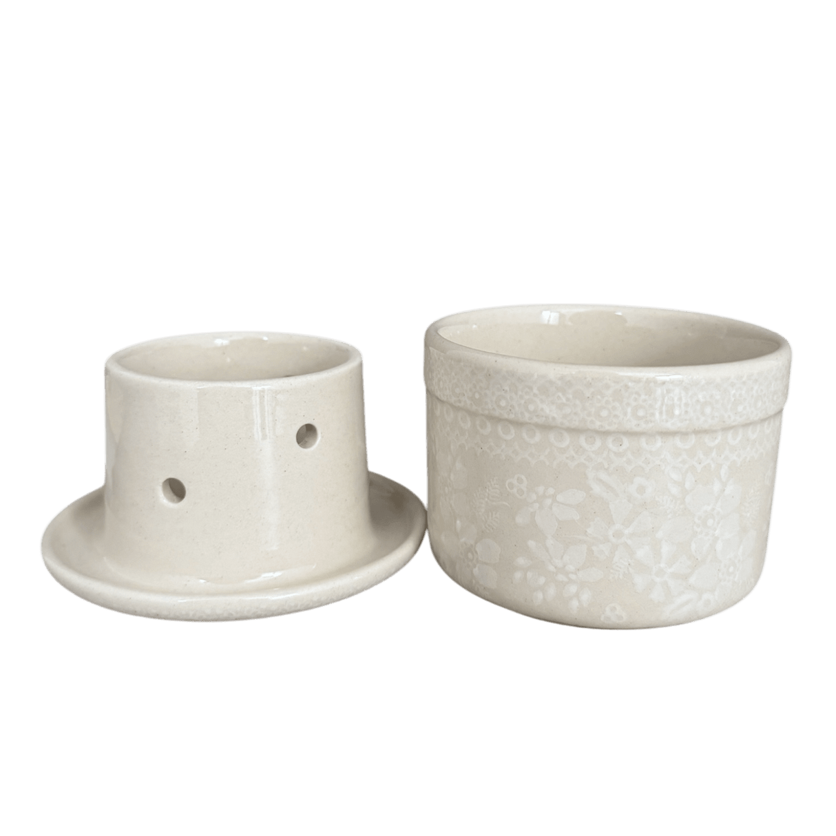 Butter Crock, 4.5" in "Duet in Lace" by Manufaktura | M136S-SB02