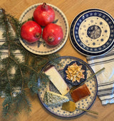 Tray, Round, 10.25" in "Snowflake Love" by Manufaktura | T153U-PS01
