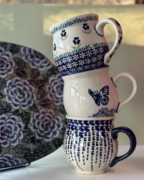 Mug, Belly Mug, 16 oz Large in "Modern Vine" by Manufaktura | K068U-GZ27