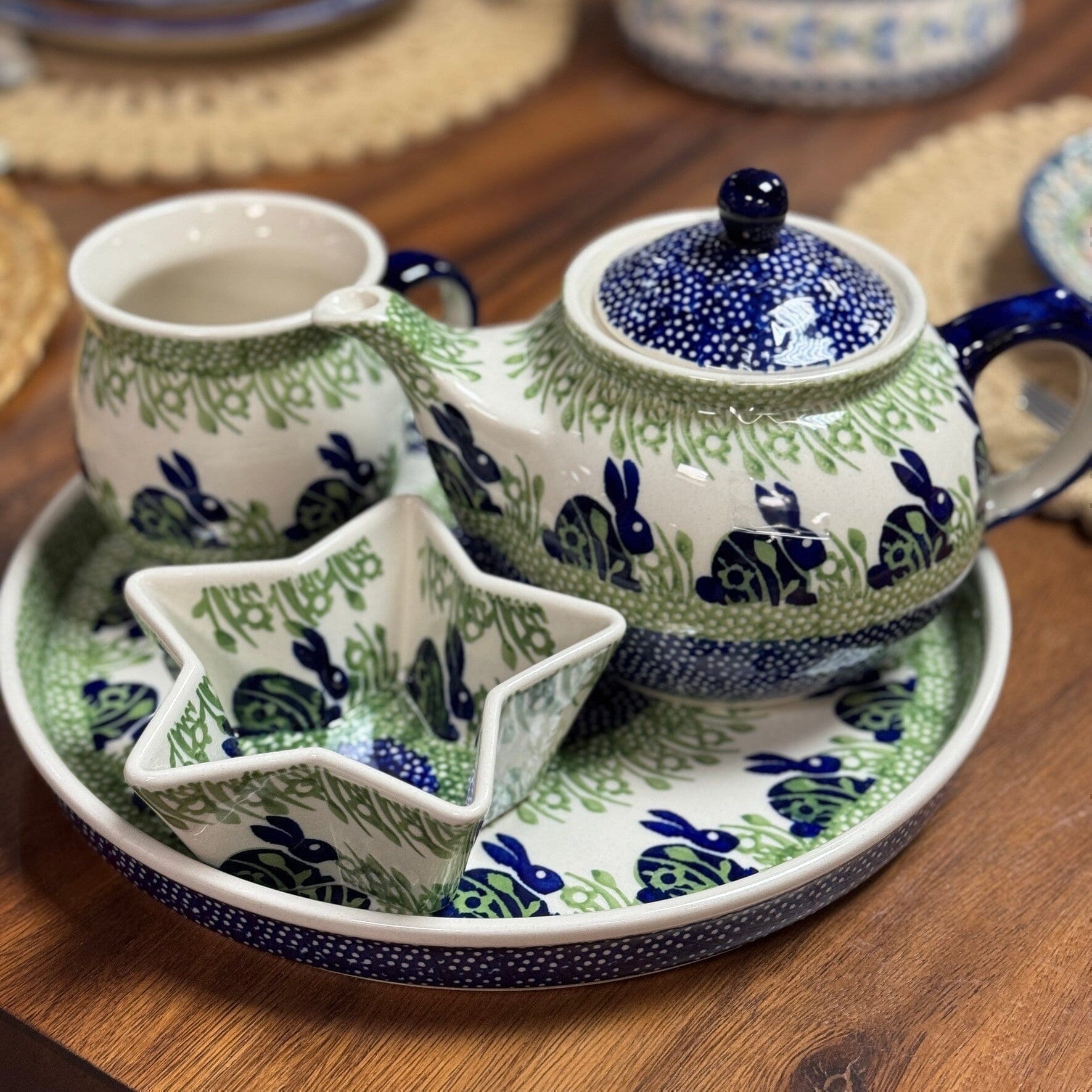 【bodo hennig】陶器製ティーセット（ブルーライン×花柄） Polish Pottery - The Medium Belly Mug - Bunny Love – The Polish