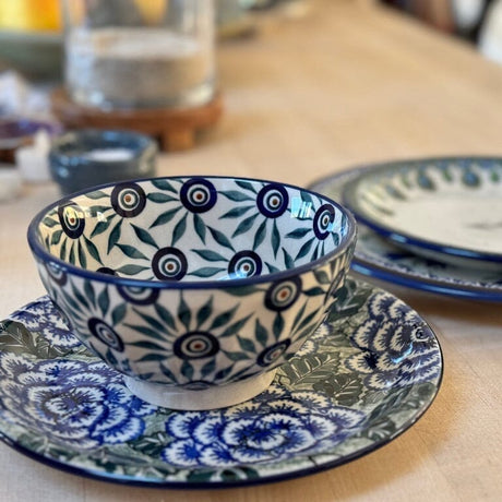 Bowl, Round, Fancy, 5.5" in "Parade of Roses" by Manufaktura | C018T-MCR1