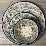 Plate, Round, Dinner, 10" in "Daisy Bouquet" by Manufaktura | T132S-TAB3