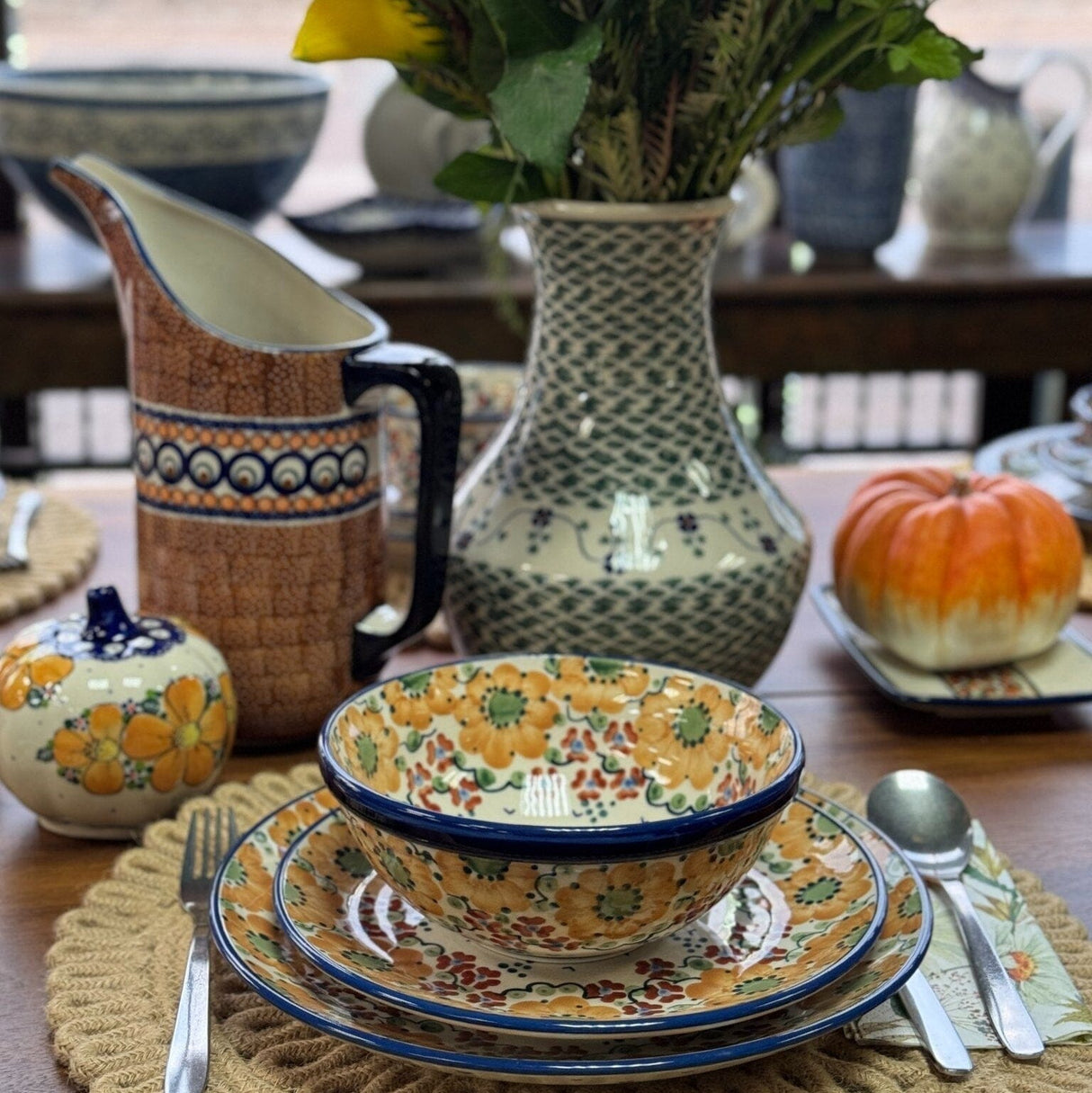 Bowl, Round, 6.75" in "Autumn Harvest" by Manufaktura | M090S-LB