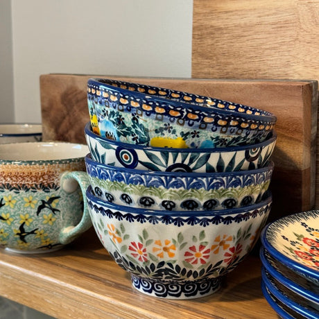 Bowl, Round, Fancy, 5.5" in "Metro" by Manufaktura | C018T-WCZM