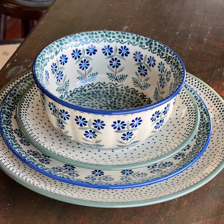 Bowl, Round, 5.5" in "Blossoms on the Green" by Manufaktura | M083U-J126