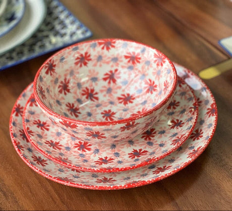 Bowl, Round, 6" in "Scarlet Daisy" by Manufaktura | M089U-AS73