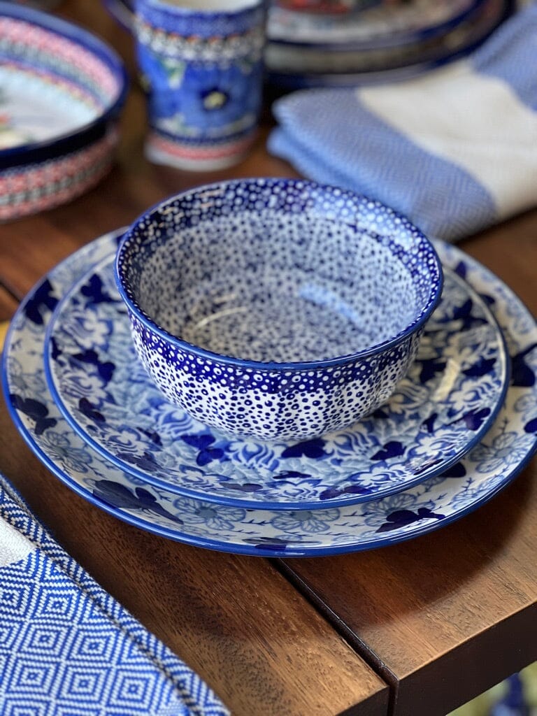 Plate, Round, Dinner, 10" in "Blue Butterfly" by Manufaktura | T132U-AS58