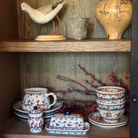 Butter Dish, American, 4" x 7.5" in "Red Bird" by Manufaktura | M074T-GILE