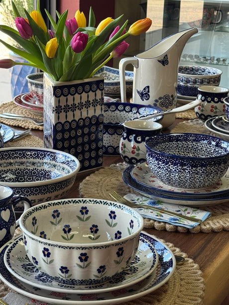 Bowl, Round, 6.5" in "Chocolate Swirl" by Manufaktura | M084U-EOS